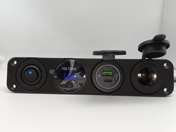 4 in 1 Automobil Voltmeter Dual USB 12V Auto Zigarettenanzünder Spannungsmesser mit Schalter