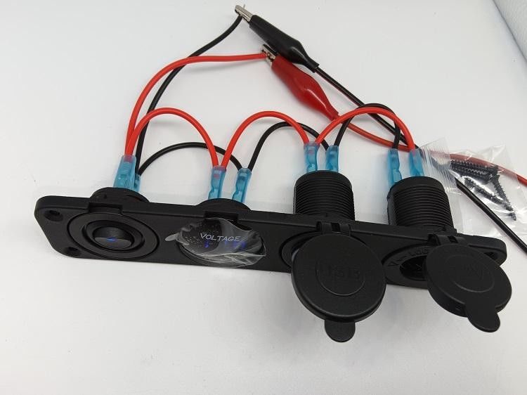 4 in 1 Automobil Voltmeter Dual USB 12V Auto Zigarettenanzünder Spannungsmesser mit Schalter